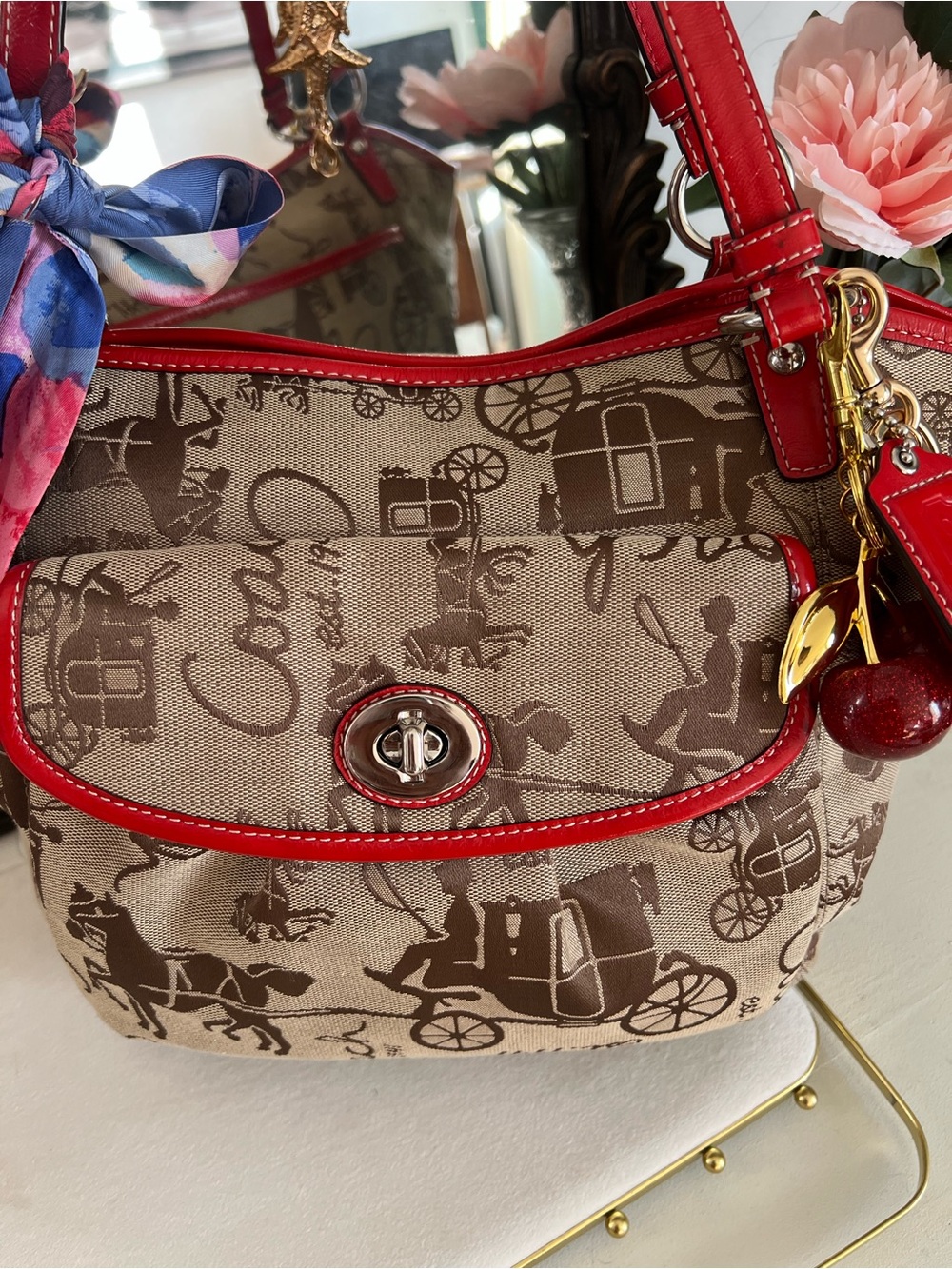 Iconic Coach Horse & Carriage brown canvas shoulder bag w red trim - Picture 7 of 15